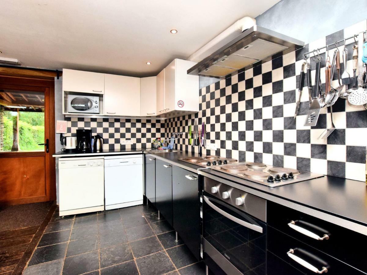 Spacious Holiday Home In Lierneux With Garden Luaran gambar